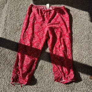 Vintage Bandanna Print Capris